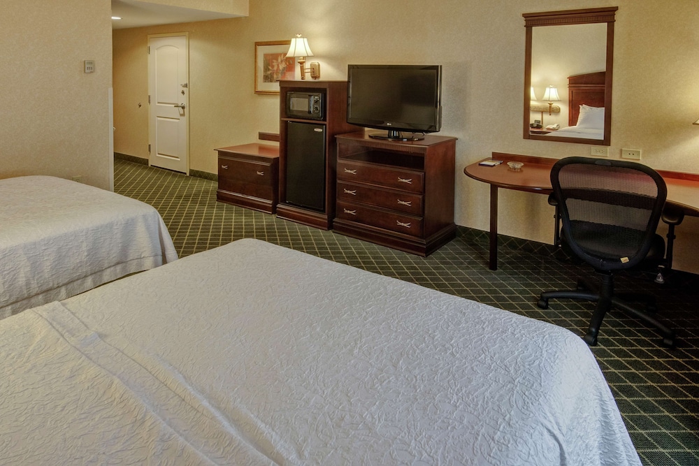 Hampton Inn Cambridge - photo 18