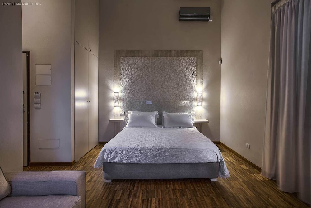 Muragie del Castello — 4-Star Luxury Hotel in Trani, Italy