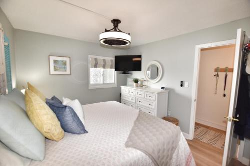 0407 Waters Edge Resort 1 Bedroom Condo by RedAwning - photo 19