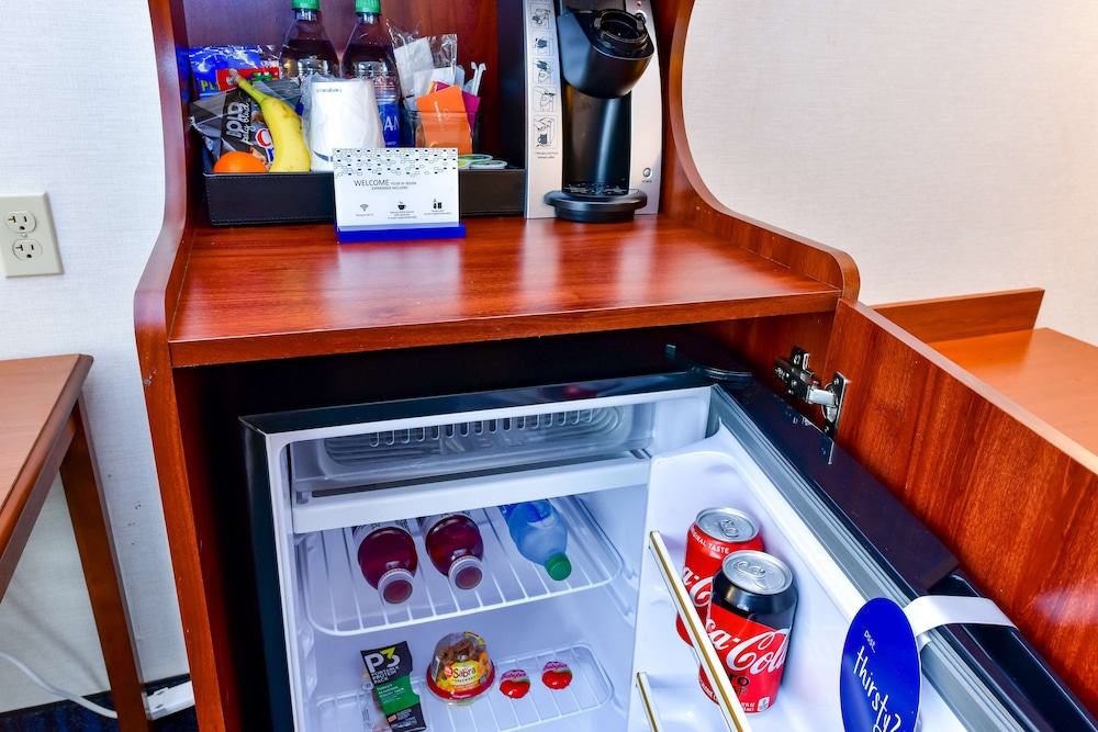 Hampton Inn & Suites Pittsburg CA - photo 24