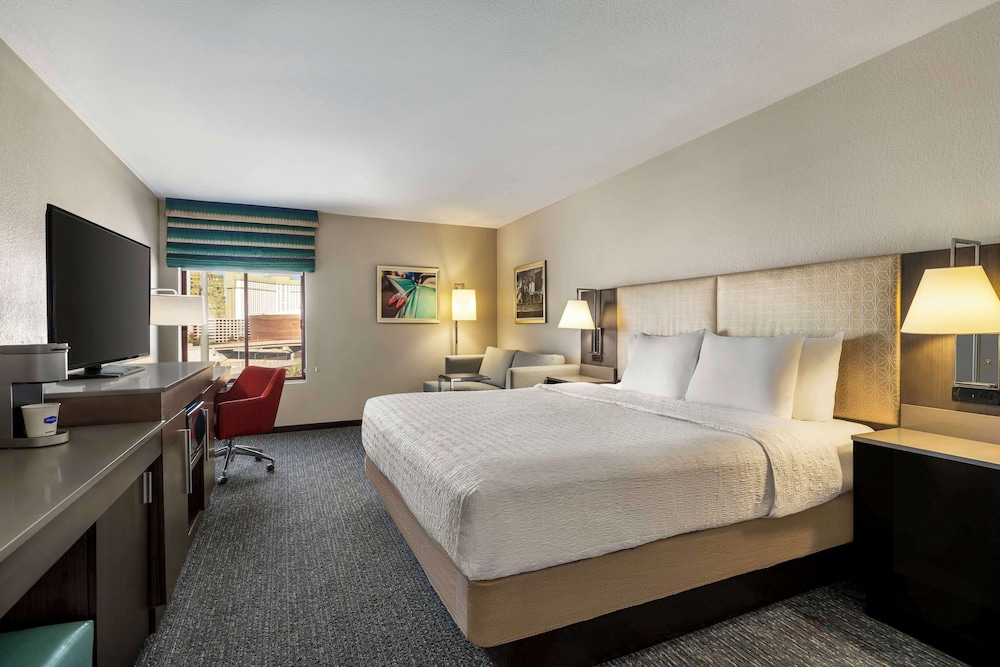 Hampton Inn Tropicana - photo 19