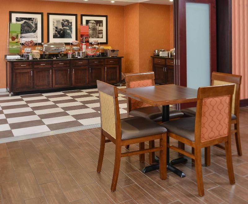 Hampton Inn Ottumwa - photo 105