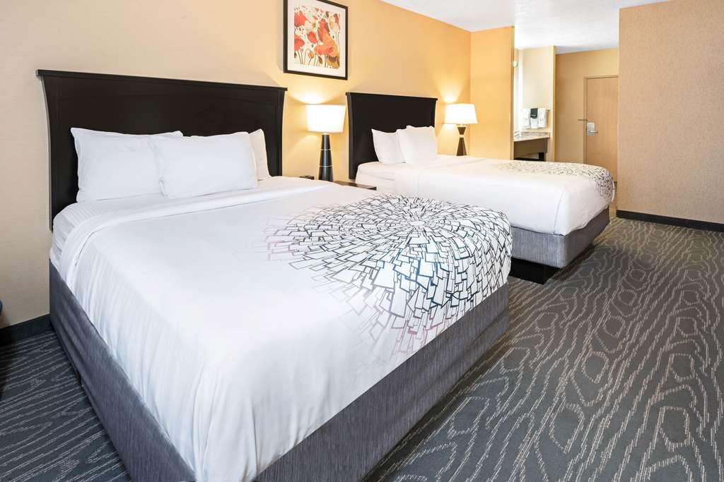La Quinta Inn & Suites by Wyndham Logan - photo 11