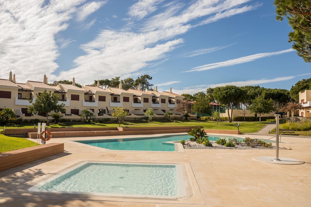 Vilamoura Typical 3 With Pool by Homing — 4-Star Luxury Hotel in Quarteira, Portugal