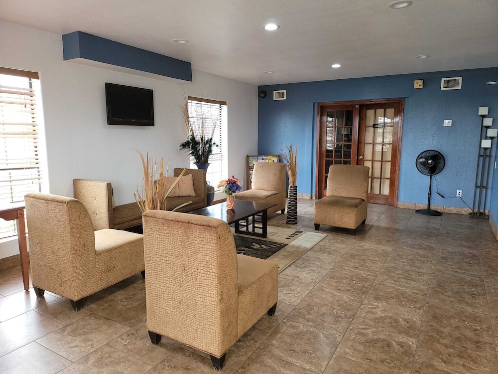Texas Inn & Suites Raymondville - photo 3