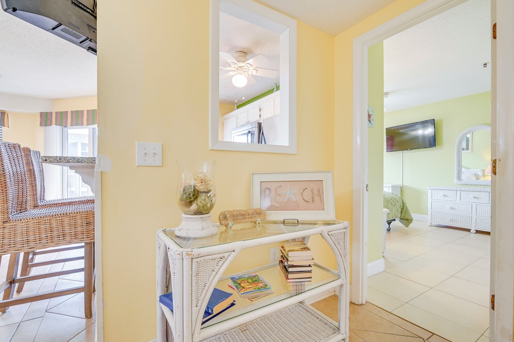 Pool & Ocean View: Myrtle Beach Resort Condo - photo 12
