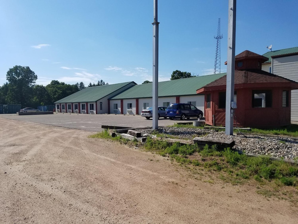 Inn of the Pines - photo 36