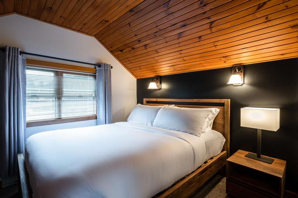 Placid Bay Hotel - photo 14