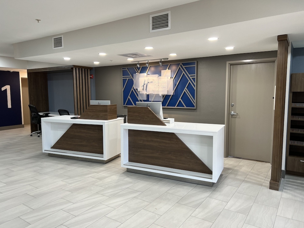 Holiday Inn Express Wichita North Park City - featured photo