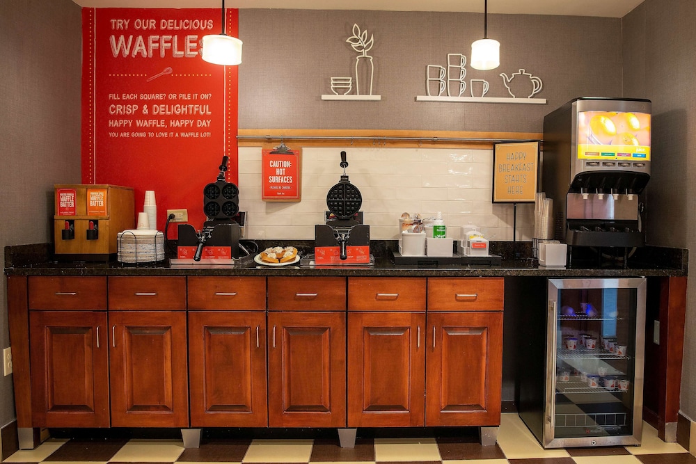 Hampton Inn & Suites Jacksonville - photo 55