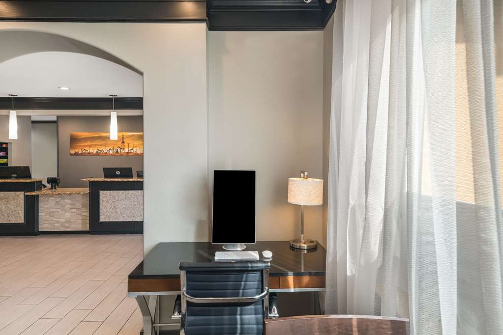 Best Western South Plains Inn & Suites - photo 32
