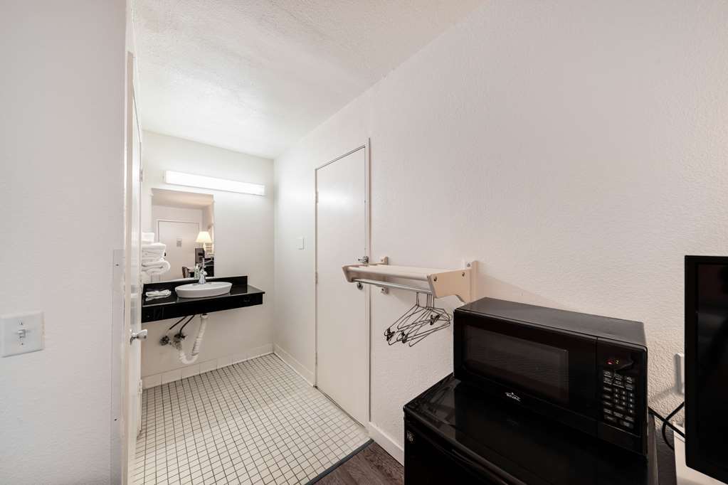 Motel 6 Greenville TX - photo 17