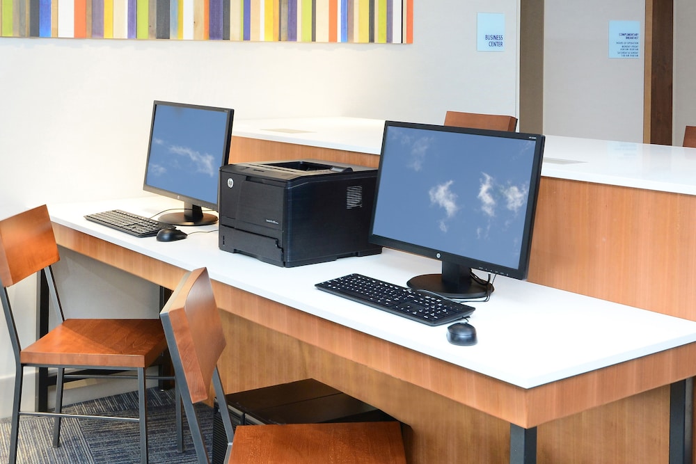 Holiday Inn Express & Suites Raleigh Durham Airport at RTP by IHG - photo 37