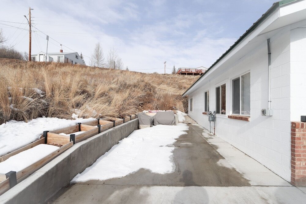 Downtown Granby Retreat & Spa - photo 13