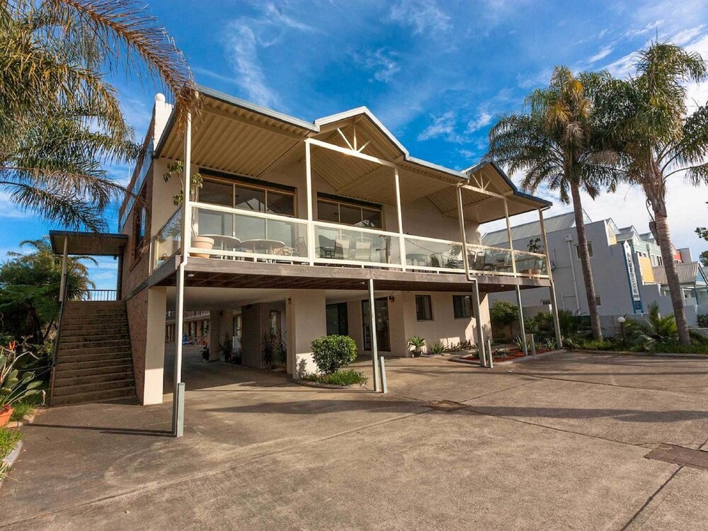 Bay Executive Motel — hotel in Batemans Bay