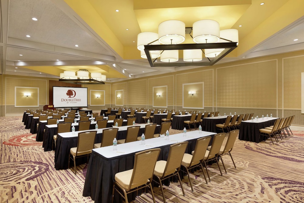 Doubletree by Hilton Somerset Hotel and Conference Center - photo 43