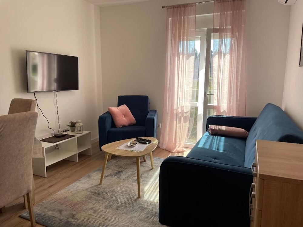 Apartmani Žabljak Hills — 4-Star Luxury Hotel in Zabljak, Montenegro