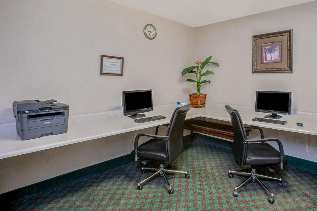 La Quinta Inn & Suites by Wyndham Modesto Salida - photo 30