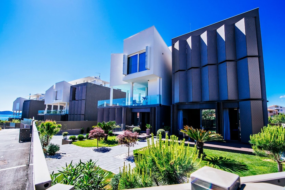 Apartments Kresimirova I — 4-Star Luxury Hotel in Zadar, Croatia