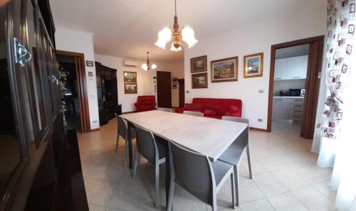 APP4RENT Family apartment Mazzini wifi 3 rooms parking place — 4-Star Luxury Hotel in Lido Di Jesolo, Italy