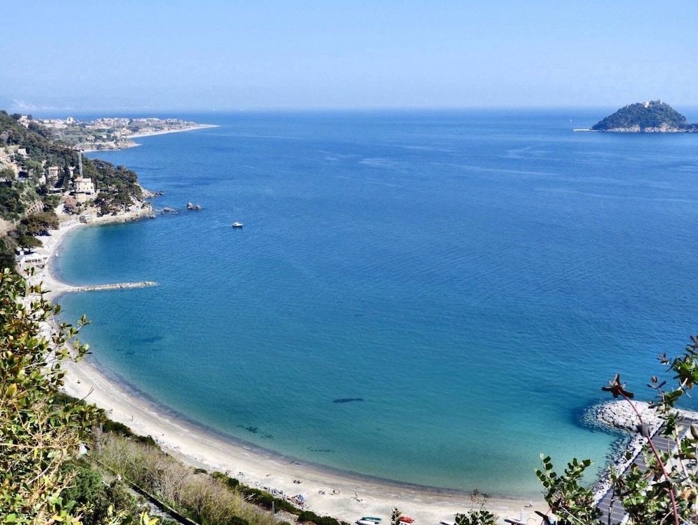 Appartamenti Vittoria Grattacielo — hotel in Taggia