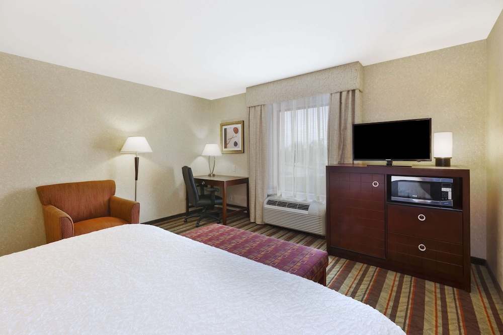 Hampton Inn Detroit Southgate - photo 17