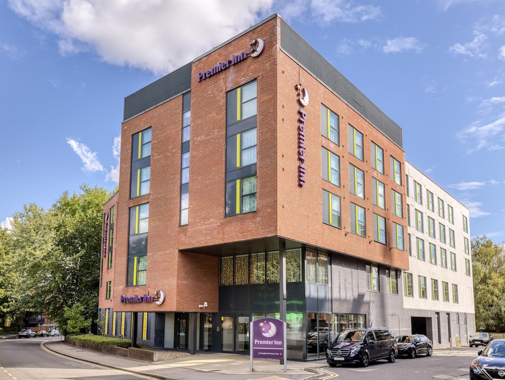 Premier Inn Chelmsford City Centre - carbon neutral hotel in Chelmsford