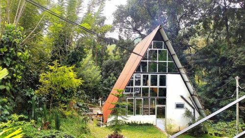 Riverston Nature Villa — 4-Star Luxury Hotel in Kandy, Sri Lanka