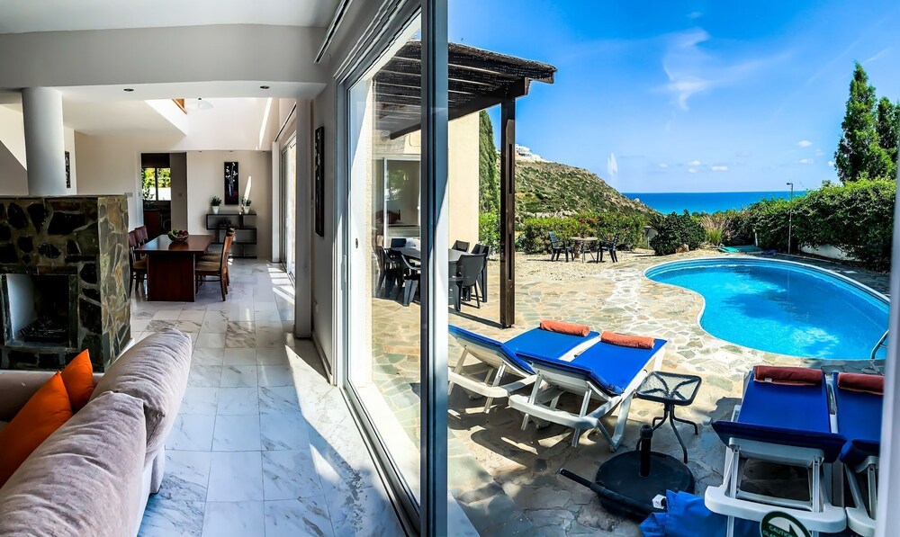 Three Bedroom Villa With Private Pool and Landscaped Garden