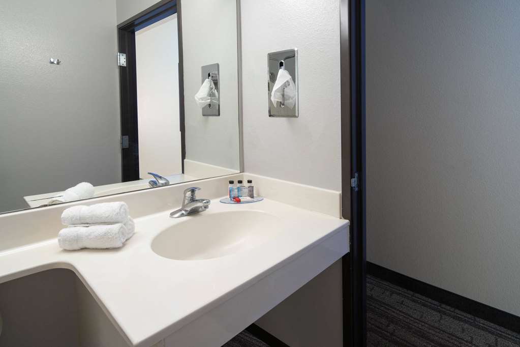 Baymont by Wyndham Las Vegas South Strip - photo 10