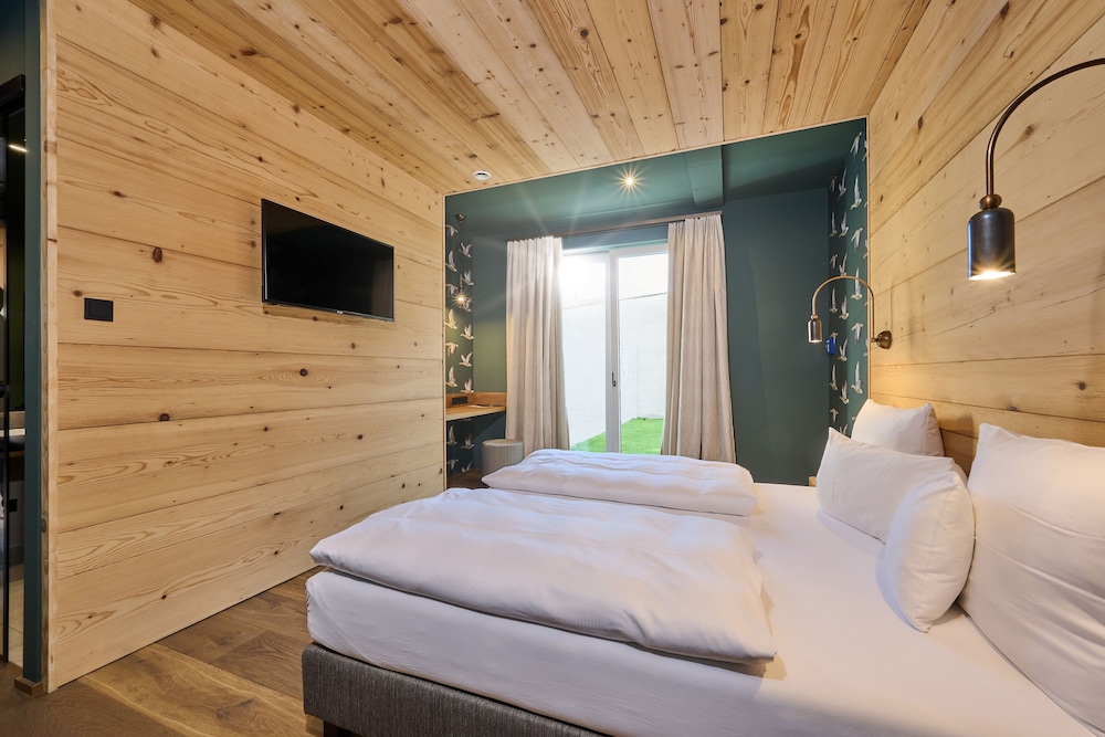 Hotel Der Einrichter - carbon neutral hotel in Straubing