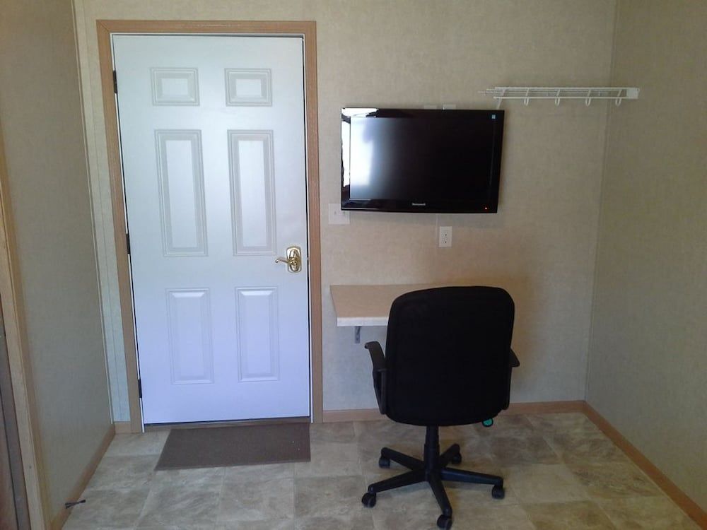 The Dakotan Motel - photo 8