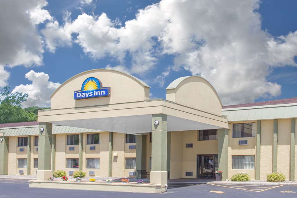 Days Inn by Wyndham Portage - featured photo