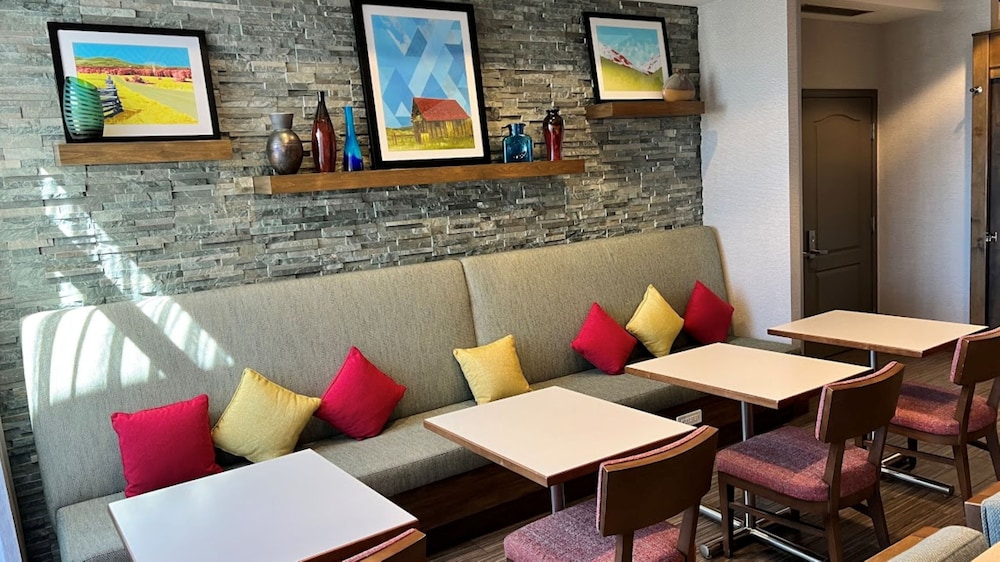 Hampton Inn Montrose - photo 8