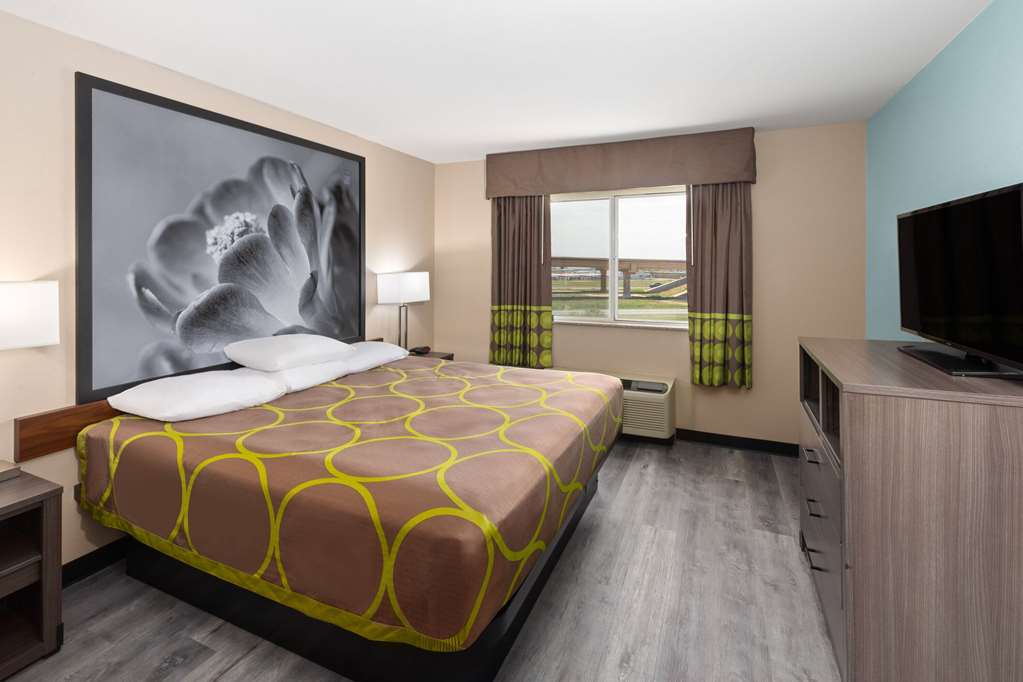 Super 8 by Wyndham Lubbock West - photo 24