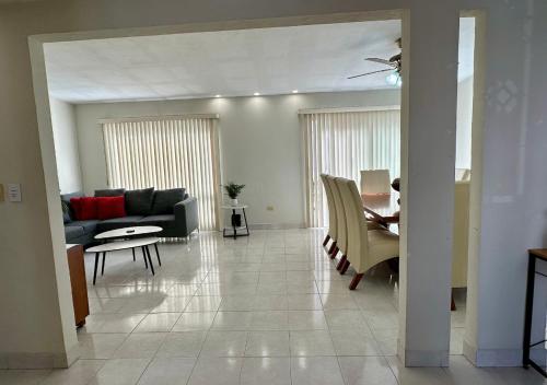 Casa completa Hosp Angeles Tec Mty y Facturamos — 4-Star Luxury Hotel in Torreon, Mexico