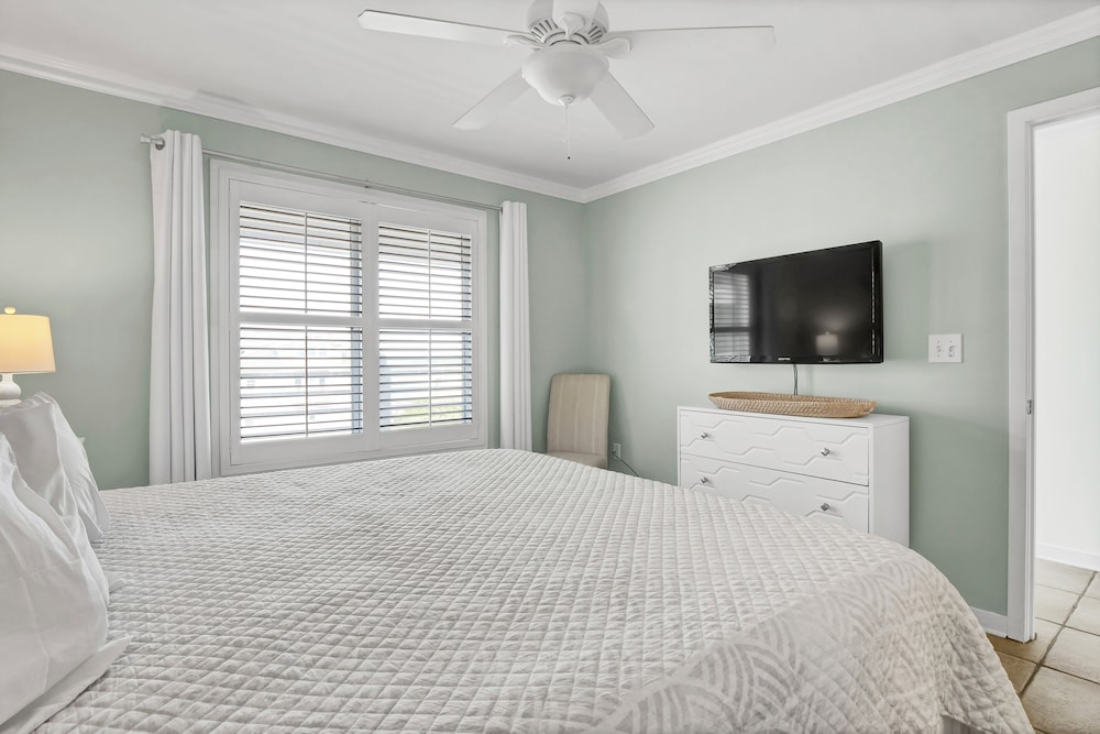 Sandpeddler Inn & Suites - photo 64