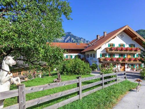Gästehaus Pfeffererlehen — 4-Star Luxury Hotel in Marktschellenberg, Germany