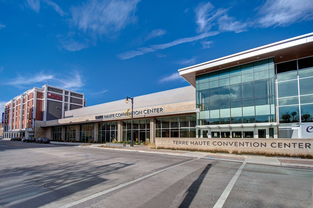 Hilton Garden Inn Terre Haute - photo 100