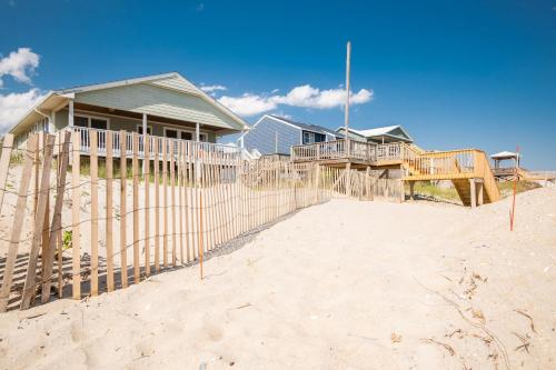Beach Barracks by Oak Island Accommodations - photo 39