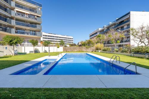 Hauzify I Apartament Mestral — 4-Star Luxury Hotel in Cambrils, Spain