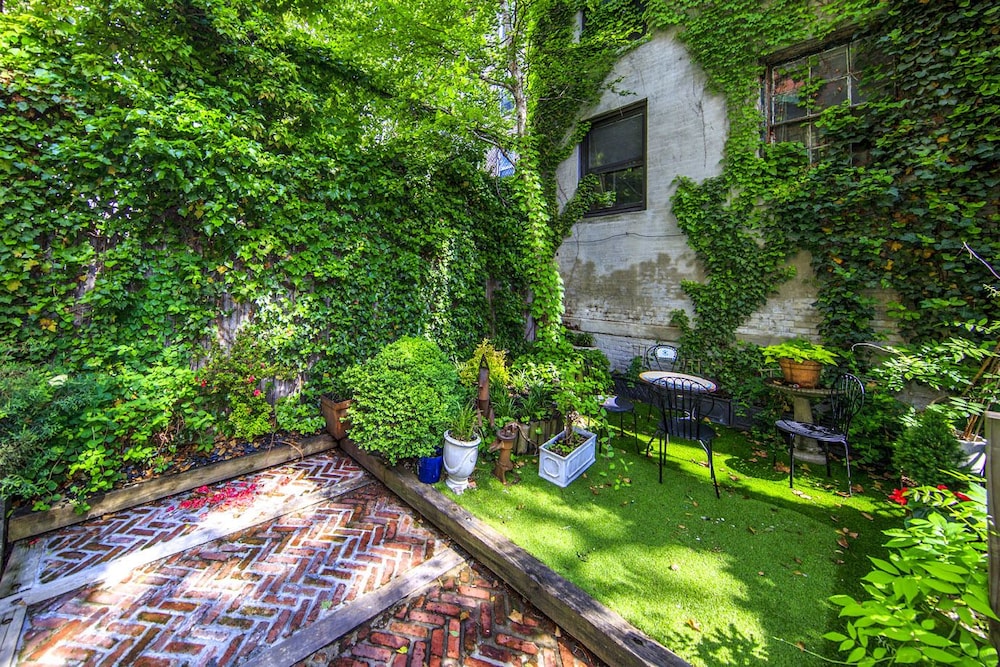 Chelsea Pines Inn - photo 93