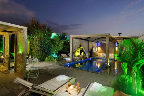 Piazza Del Sol in Rosh Pinna, Israel