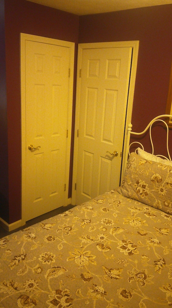 Lil Black Bear Inn - photo 43