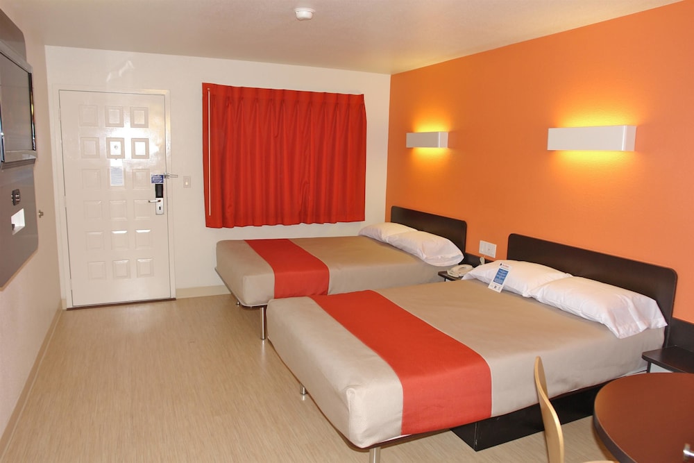 Super 8 by Wyndham Petaluma - photo 17