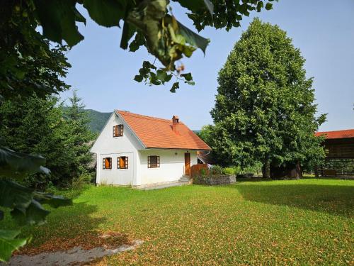 Mežnarija Cerovec in Dolenjske Toplice, Slovenia