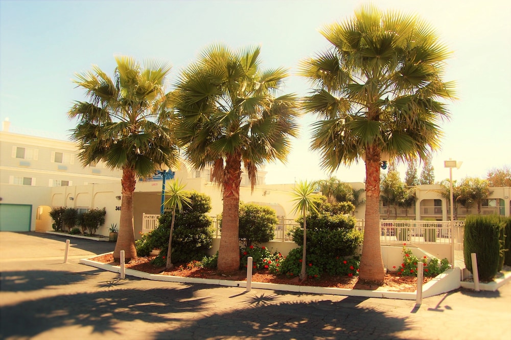 Travelodge by Wyndham Los Banos CA - photo 14