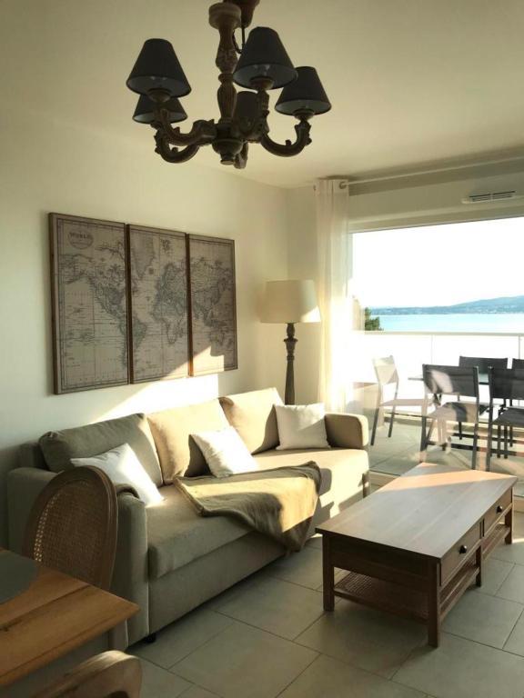 Le Bleu Mer by Avecoeur in Sete, France