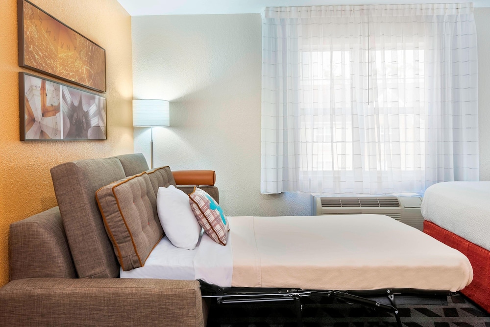 TownePlace Suites by Marriott Savannah Midtown - photo 8
