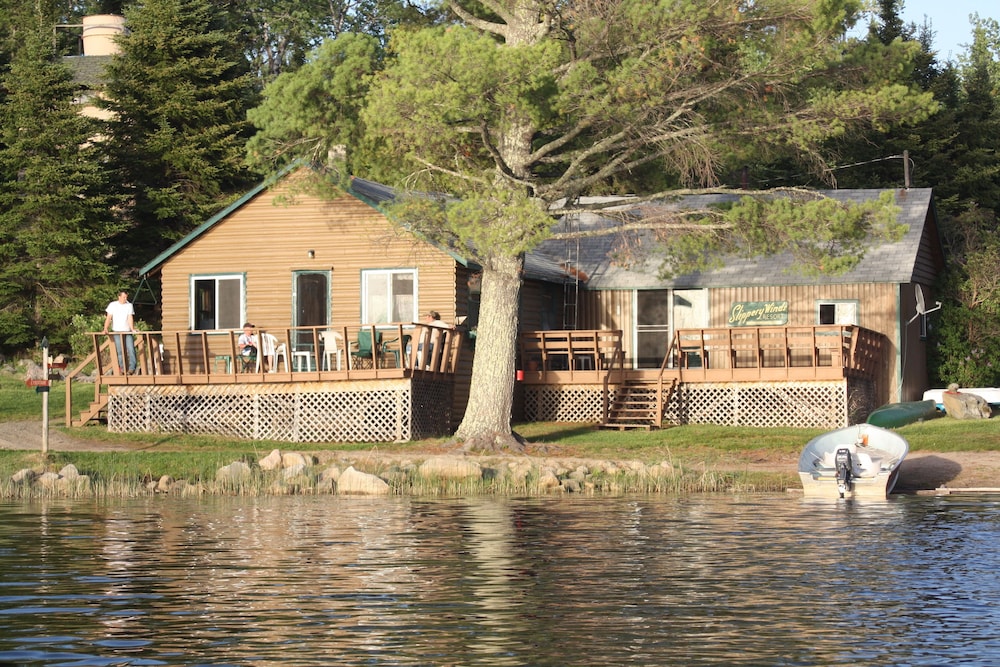 Slippery Winds Wilderness Resort — hotel in Fort Frances